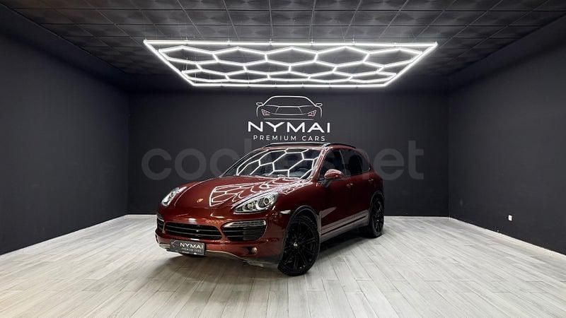 Käytetty Porsche Cayenne 400 HP (294 kW) 2011 Punainen Katumaasturi