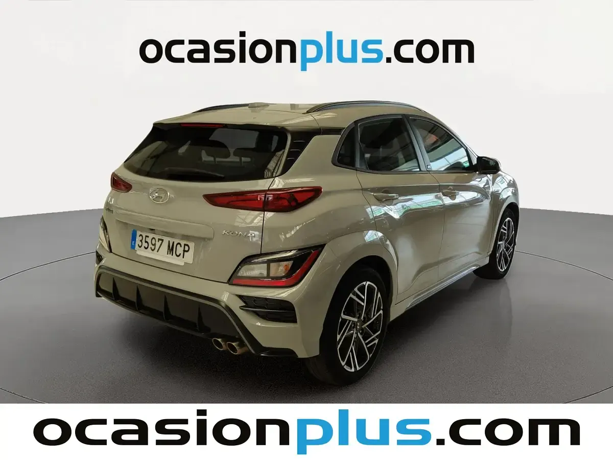 Usado Hyundai Kona N Line 120 CV (88 kW) 2022 Gris SUV