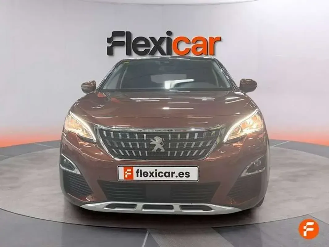Usado Peugeot 3008 Allure 131 CV (96 kW) 2018 Marrón SUV