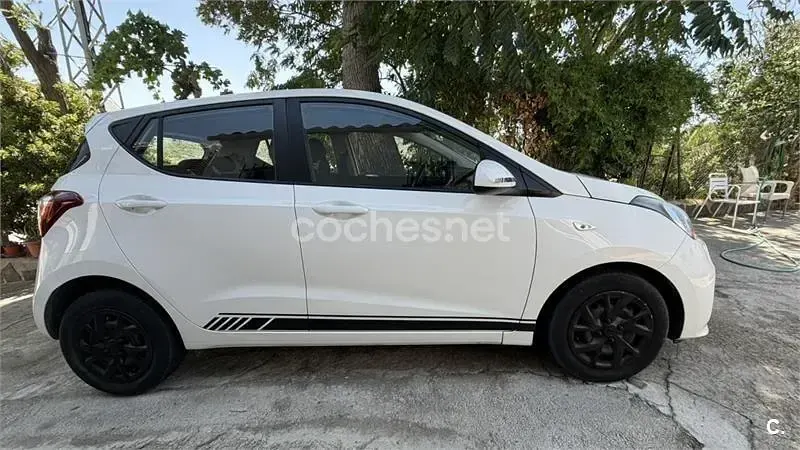 Usado Hyundai i10 66 CV (48 kW) 2017 Blanco Utilitario