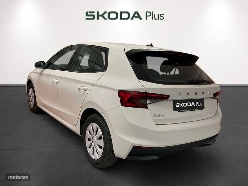 Usado Skoda Fabia Active 95 CV (69 kW) 2022 Blanco Utilitario