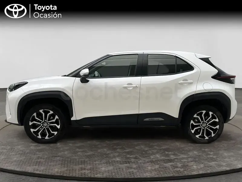 Usado Toyota Yaris Cross Active 116 CV (85 kW) 2022 Blanco SUV
