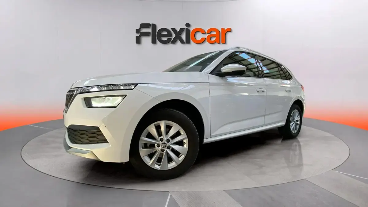 Usado Skoda Kamiq Selection 116 CV (85 kW) 2024 Blanco SUV