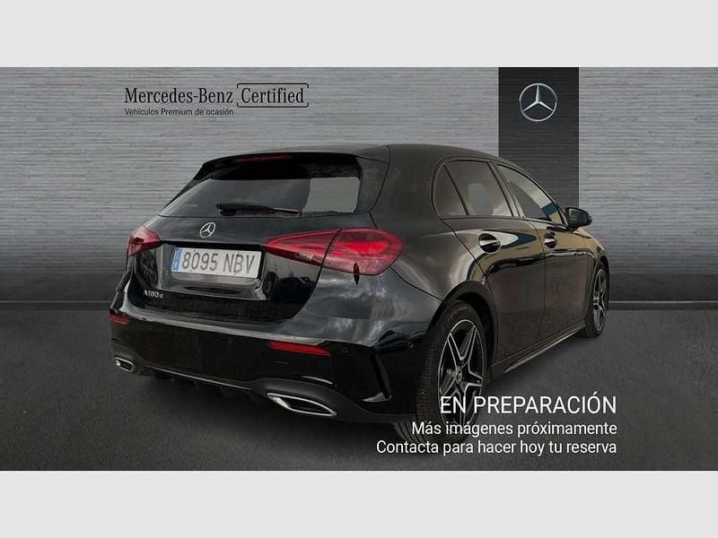 Usado Mercedes A180 109 CV (80 kW) 2025 Negro Utilitario