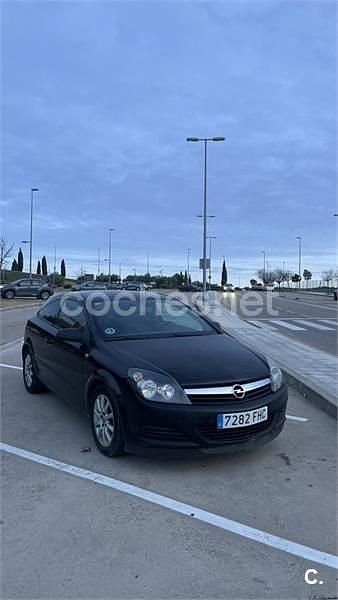 Usado Opel Astra GTC Cosmo 100 CV (73 kW) 2006 Negro Berlina