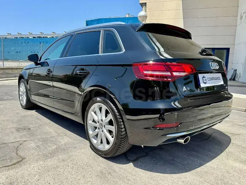 Usado Audi A3 Sport 116 CV (85 kW) 2017 Negro Berlina