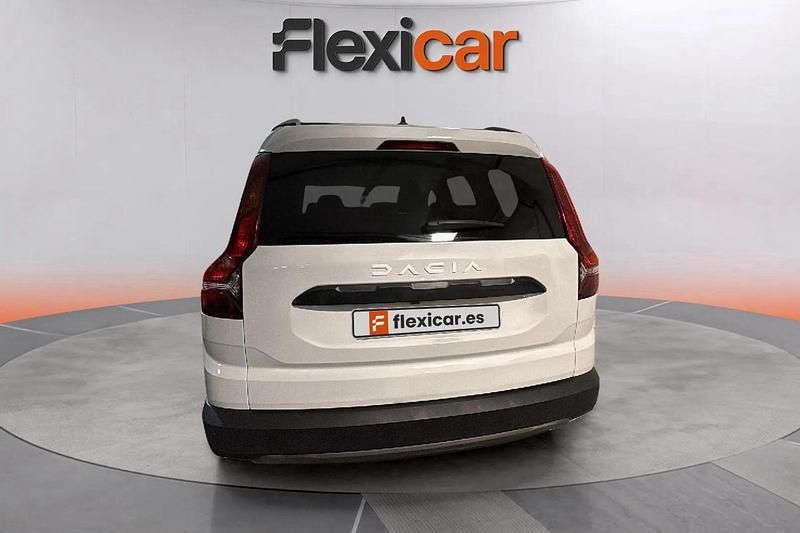 Usado Dacia Jogger Expression 110 CV (80 kW) 2023 Blanco Monovolumen
