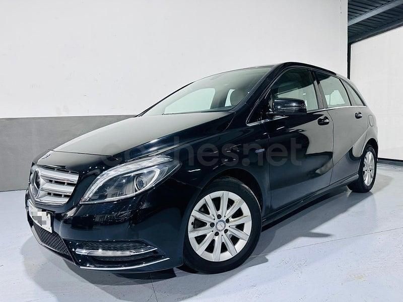 Usado Mercedes B200 136 CV (100 kW) 2012 Negro Monovolumen