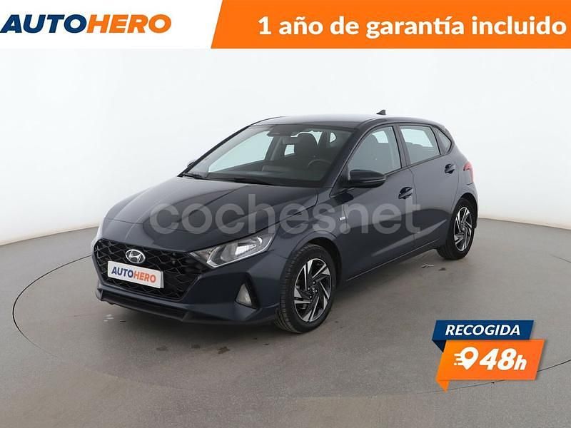 Usado Hyundai i20 101 CV (74 kW) 2020 Gris / plata Berlina