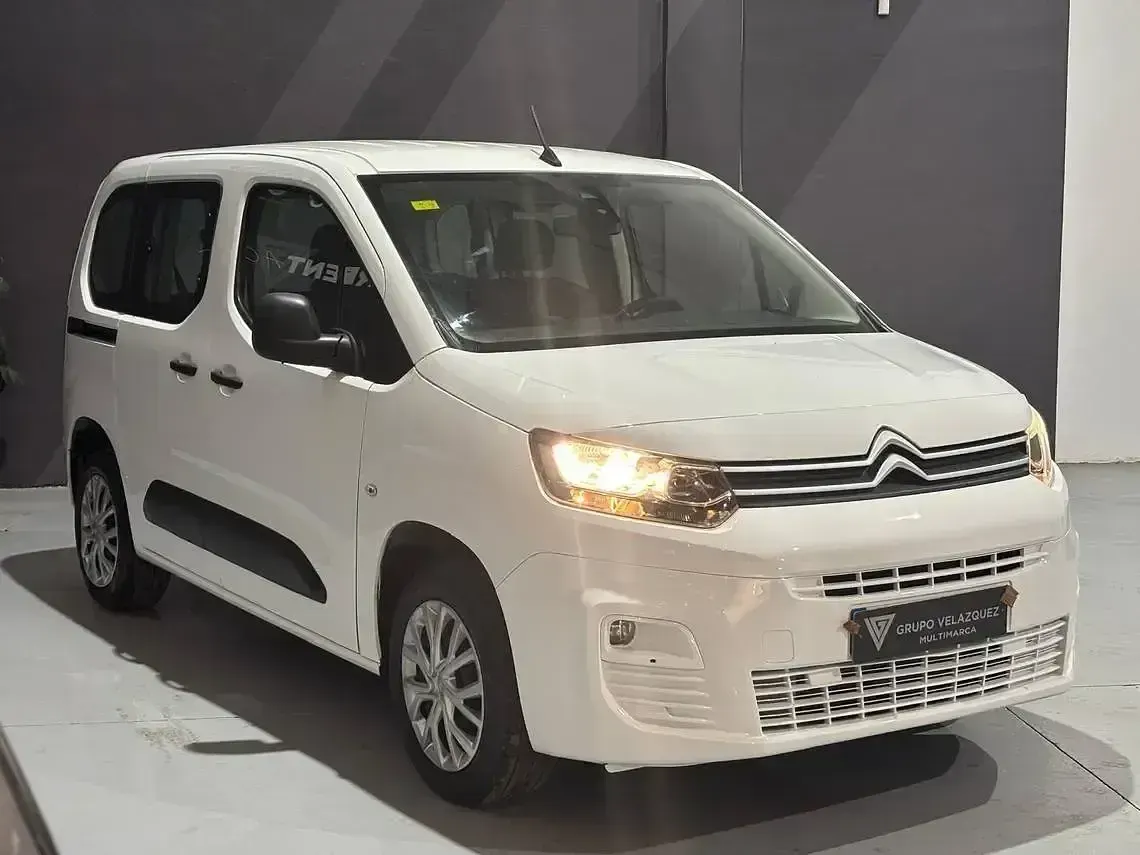 Używany Citroën Berlingo Feel 102 KM (75 kW) 2020 Biały Minivan