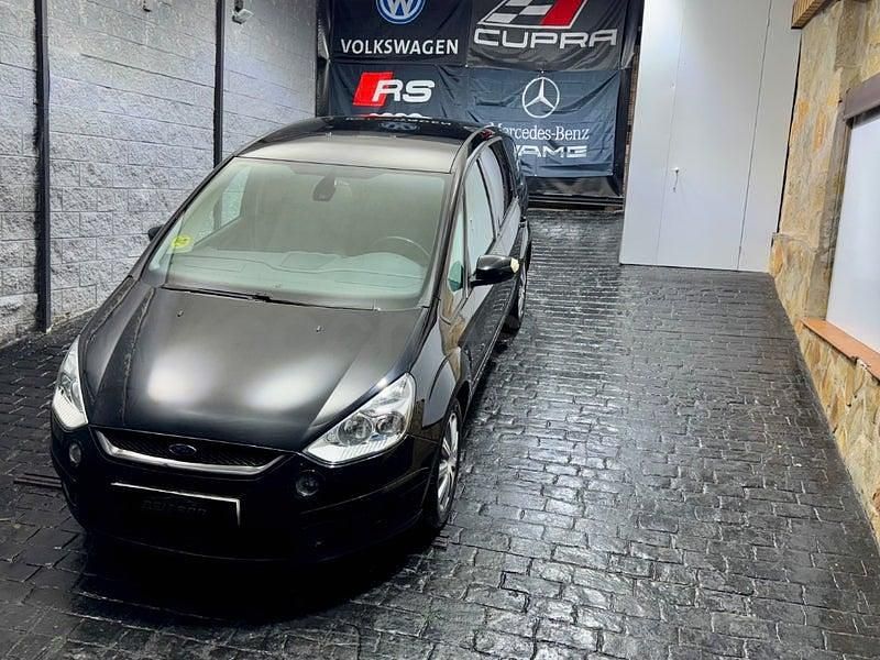 Usado Ford S-MAX Trend 140 CV (102 kW) 2009 Negro Monovolumen