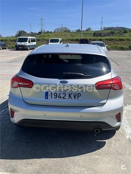 Usado Ford Focus ST-Line 125 CV (91 kW) 2019 Gris / plata Berlina