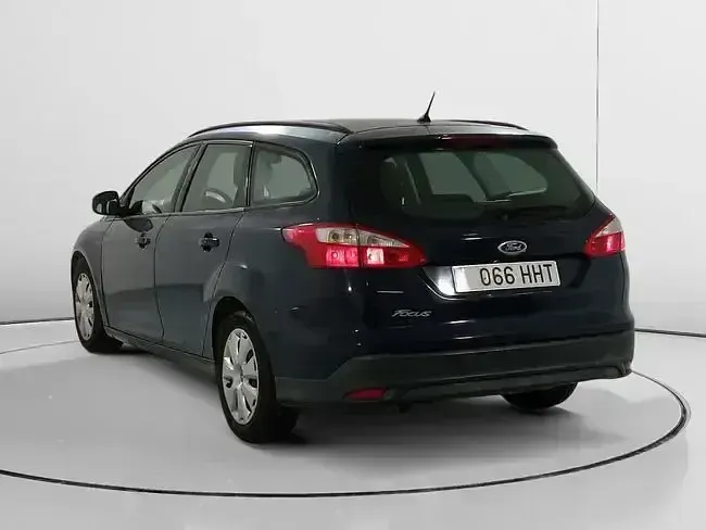 Usado Ford Focus Trend 115 CV (84 kW) 2011 Azul Familiar