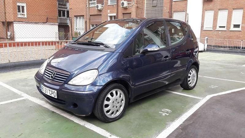 Usado Mercedes A160 Elegance 102 CV (75 kW) 2003 Azul Utilitario