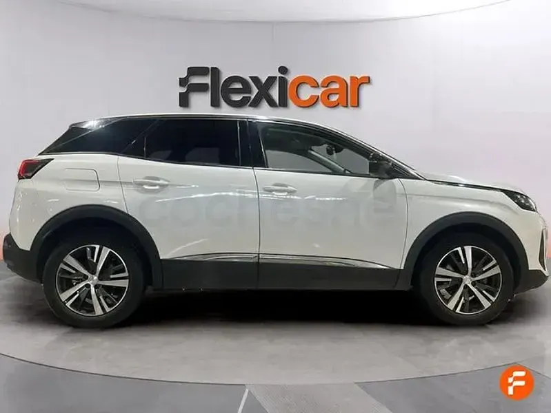 Usado Peugeot 3008 Allure 130 CV (95 kW) 2022 Blanco SUV