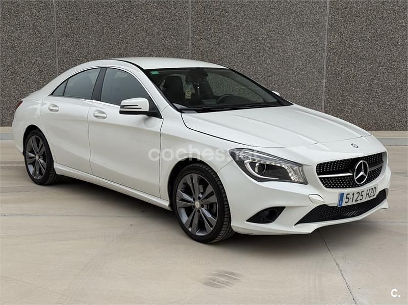 Blanco Usado 2014 Mercedes CLA200 Urban Berlina | 13.950 € - Imagen 1/4