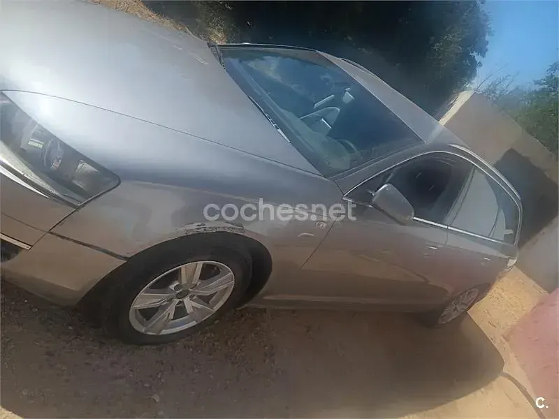 Usado Audi A6 225 CV (165 kW) 2005 Gris / plata Familiar
