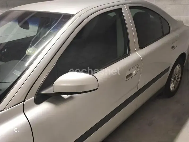 Usado Volvo S60 170 CV (125 kW) 2004 Gris / plata Berlina
