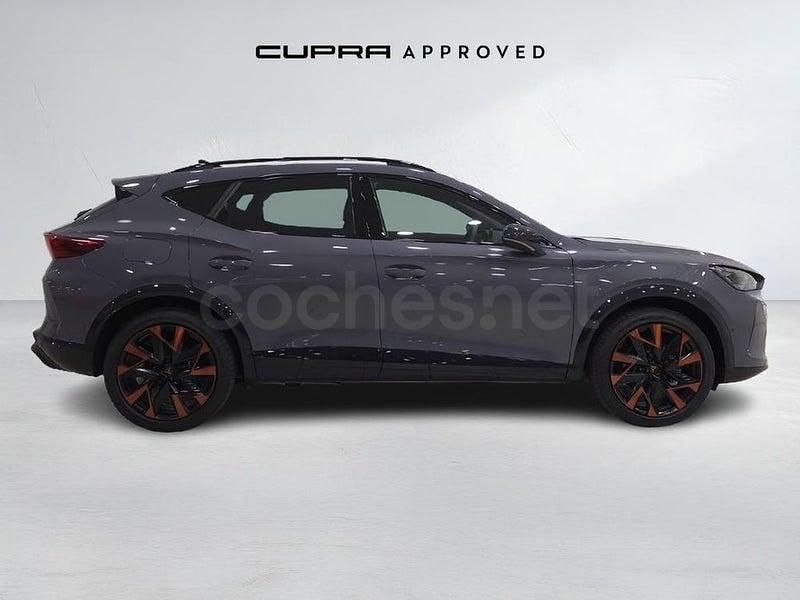 Usado Cupra Formentor 204 CV (150 kW) 2025 Gris / plata SUV