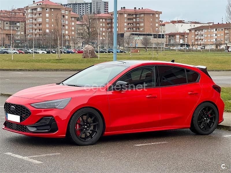 Usado Ford Focus ST 280 CV (205 kW) 2025 Rojo Berlina