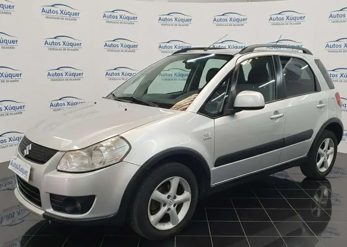 Usado Suzuki SX4 GLX 120 CV (88 kW) 2008 Gris Utilitario