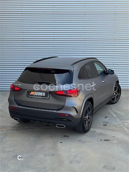 Usado Mercedes GLA200 163 CV (119 kW) 2024 Gris / plata SUV