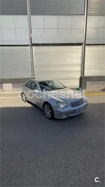 Usado Mercedes C220 Sport Edition 150 CV (110 kW) 2005 Gris / plata Berlina