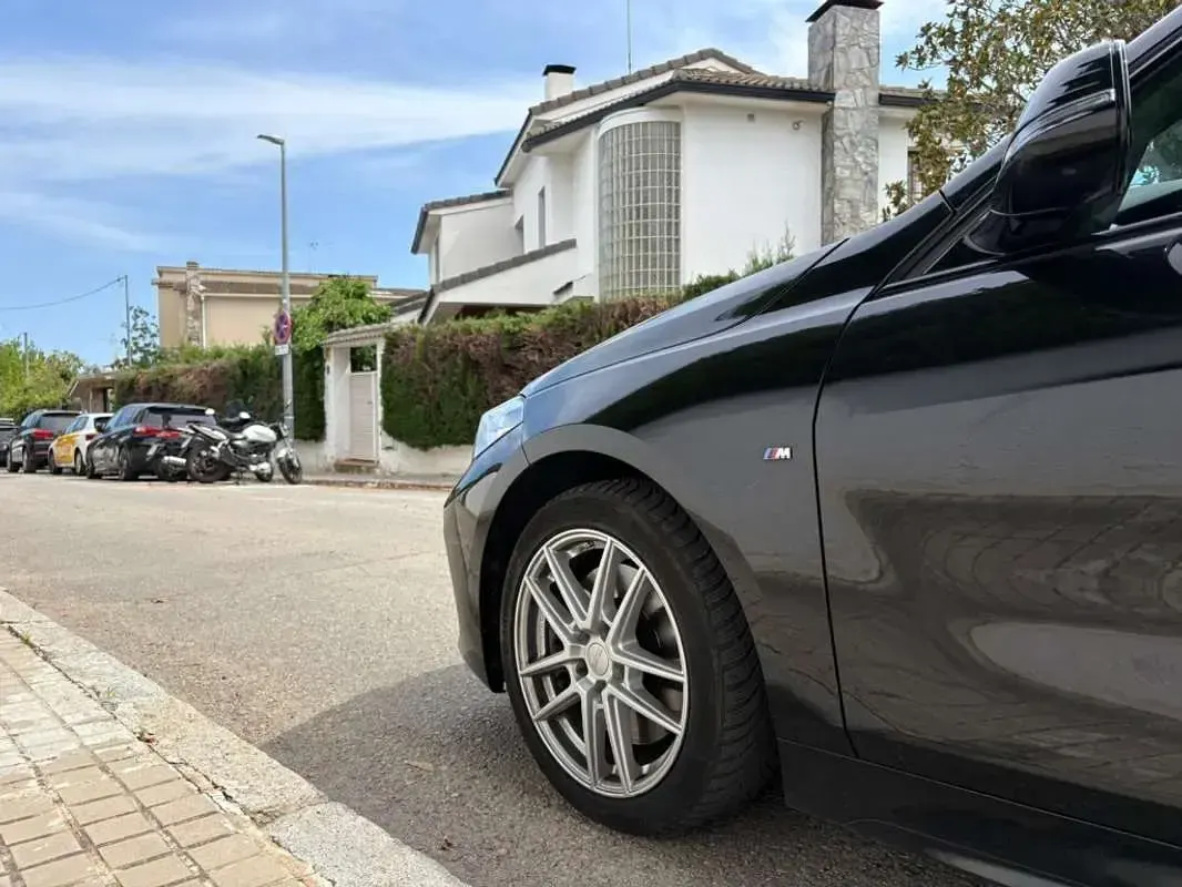 Usado BMW 120 Sport Line 178 CV (130 kW) 2022 Negro Utilitario