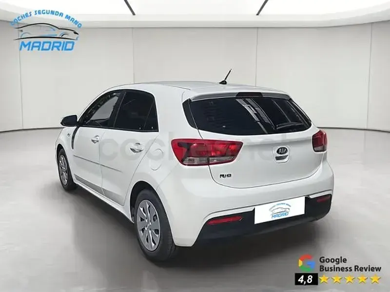 Usado Kia Rio 86 CV (63 kW) 2020 Blanco Berlina