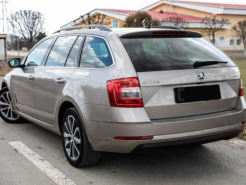 Usado Skoda Octavia Ambition 115 CV (84 kW) 2019 Beige Familiar