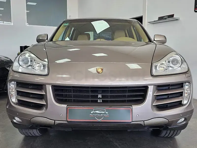 Usado Porsche Cayenne 290 CV (213 kW) 2008 Gris / plata SUV
