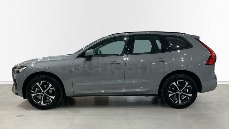 Usado Volvo XC60 Core 250 CV (183 kW) 2025 Gris / plata SUV