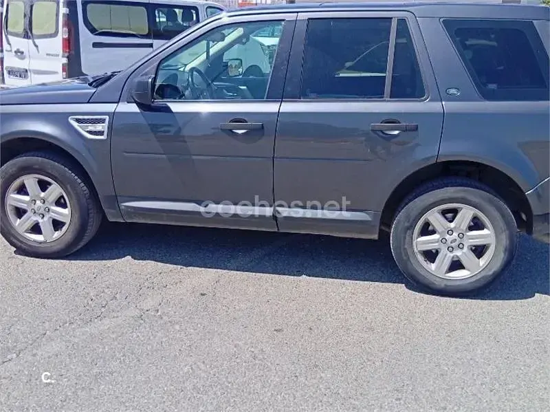 Usado Land Rover Freelander 2 HSE 160 CV (117 kW) 2009 Gris / plata SUV