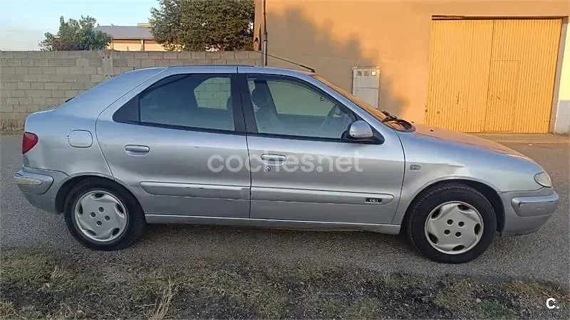 Usado Citroën Xsara Tonic 90 CV (66 kW) 1999 Gris / plata Berlina