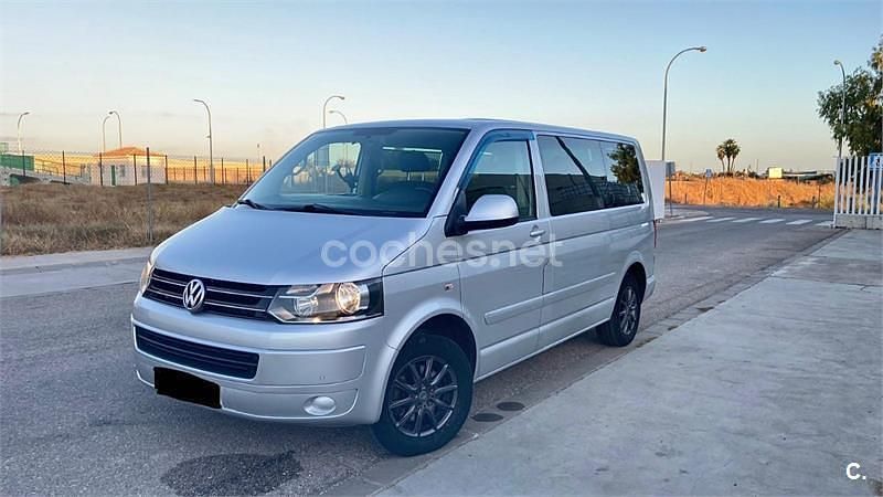 Usado VW Caravelle Comfortline 140 CV (102 kW) 2011 Gris / plata Monovolumen