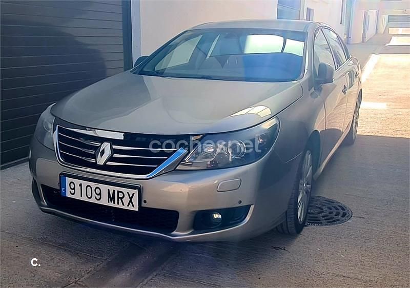 Beige Usado 2012 Renault Latitude Privilege Berlina | 6000 € - Imagen 1/4