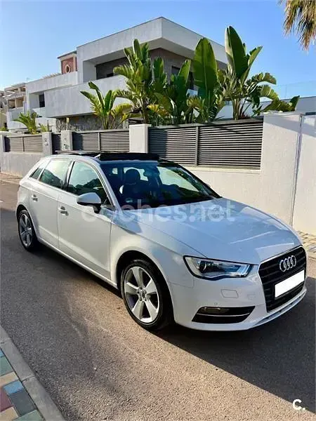 Usado Audi A3 Attraction 150 CV (110 kW) 2013 Blanco Berlina