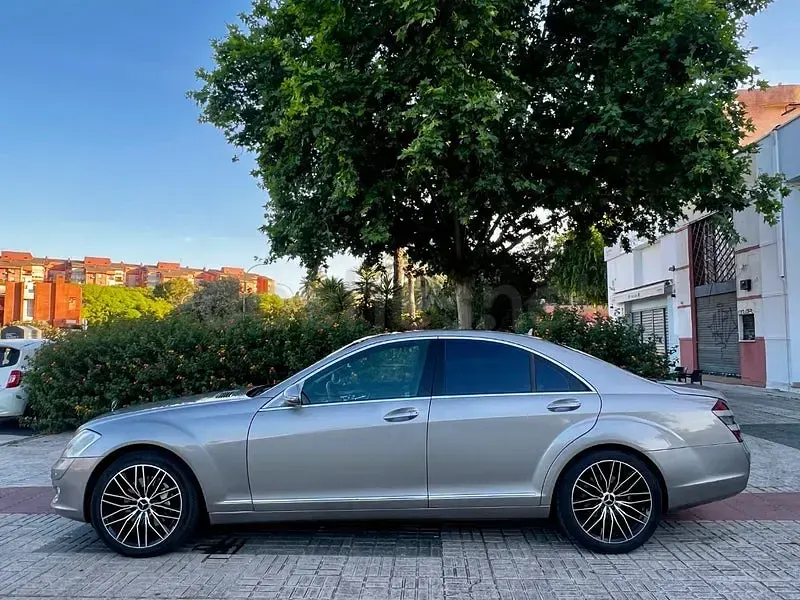 Usado Mercedes S320 235 CV (172 kW) 2009 Gris / plata Berlina