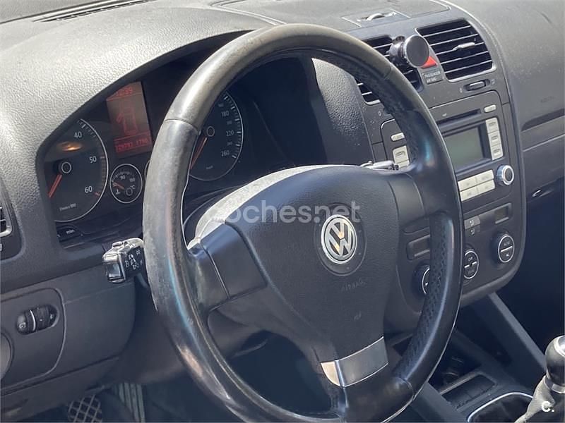 Usado VW Golf VI Highline 105 CV (77 kW) 2008 Gris / plata Utilitario