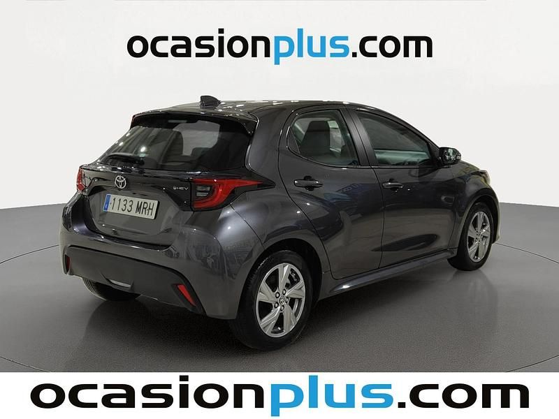 Usado Toyota Yaris Active 116 CV (85 kW) 2024 Gris Utilitario