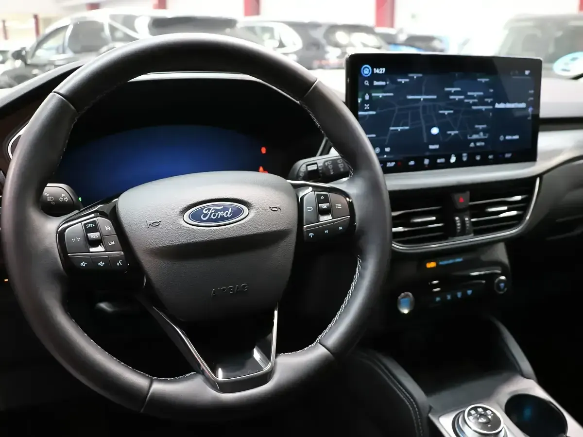 Usado Ford Kuga Active 243 CV (178 kW) 2025 Blanco SUV