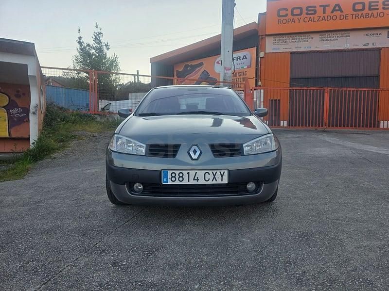 Usado Renault Mégane II Dynamique 100 CV (73 kW) 2004 Gris / plata Berlina