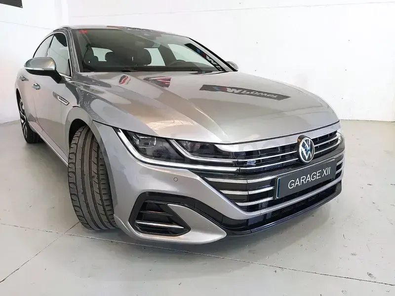 Usado VW Arteon R-line 150 CV (110 kW) 2021 Gris / plata Berlina