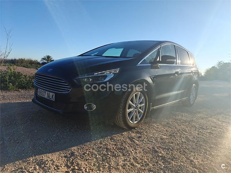 Usado Ford S-MAX Titanium 150 CV (110 kW) 2017 Negro Monovolumen