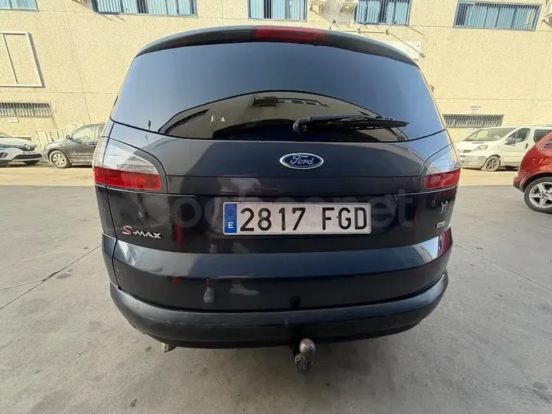 Usado Ford S-MAX Titanium 140 CV (102 kW) 2008 Gris / plata Monovolumen