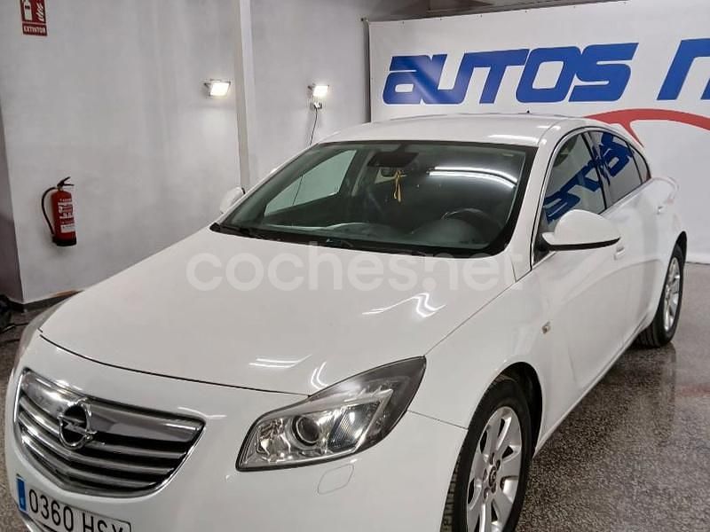 Usado Opel Insignia Selective 130 CV (95 kW) 2013 Blanco Berlina