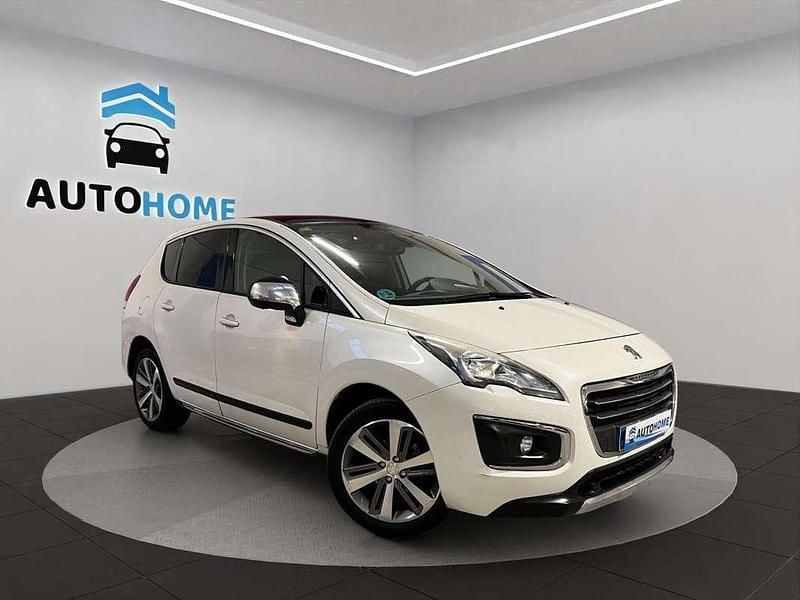 Usado Peugeot 3008 Style 120 CV (88 kW) 2015 Blanco Familiar