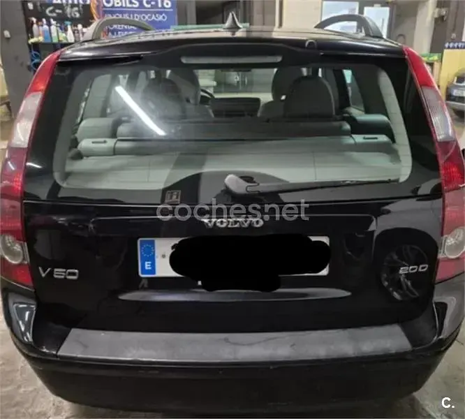 Usado Volvo V50 Kinetic 136 CV (100 kW) 2010 Negro Familiar