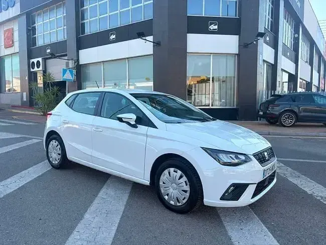 Usado Seat Ibiza Reference 80 CV (58 kW) 2022 Blanco Utilitario