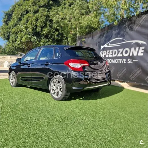 Usado Citroën C4 114 CV (83 kW) 2015 Negro Berlina